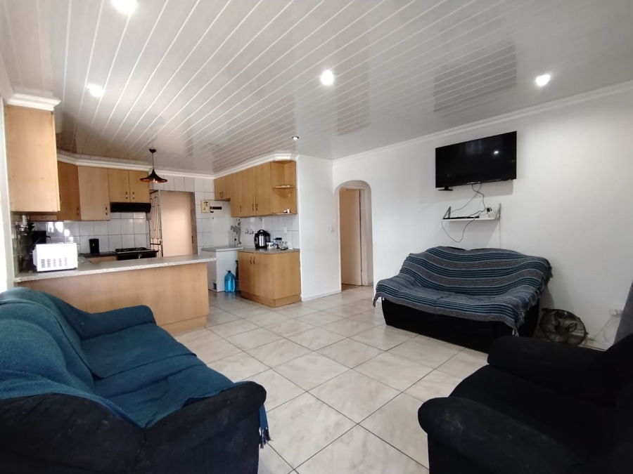 2 Bedroom Property for Sale in Hillcrest Heights Western Cape